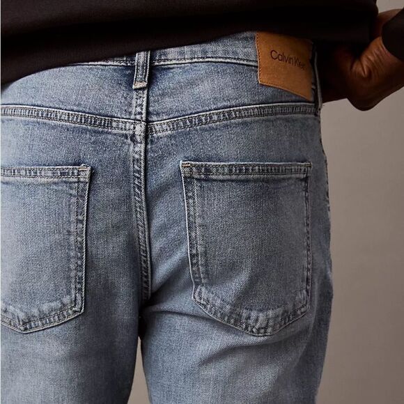 Calvin Klein NWT Skinny Fit Jeans Size W33 L30 Medium Blue Wash - Picture 4 of 14